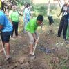 Siapkan Lahan Contoh, Mahasiswa KKN Unika Santu Paulus Ruteng Bersihkan Lahan Buat Bedeng