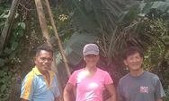 Suami Istri, Wisatawan Asal Amerika Serikat Ini Terpikat dengan Pengiris Tuak di Kampung Culu Labuan Bajo