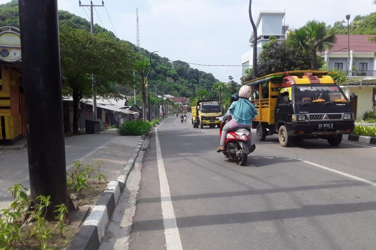 Salah satu ruas jalan di Labuan Bajo. Ada 2 wilayah bakal menjadi pusat perekonomian dan kota baru di destinasi Labuan Bajo.