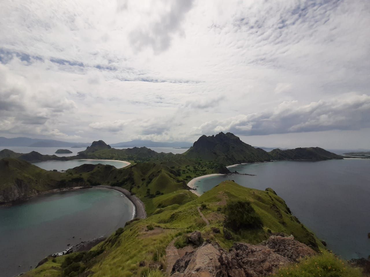 Siapa yang pertama kali menemukan Puncak Pulau Padar di Labuan Bajo? Berikut informasinya.